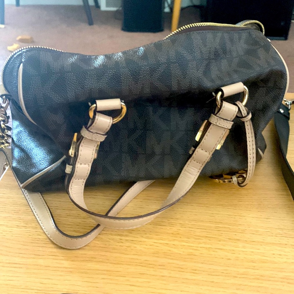 Michael Kors purse like new slightly used
